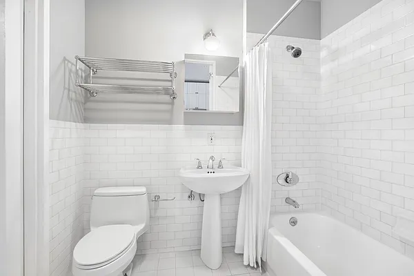 Rented by Compass | media 7