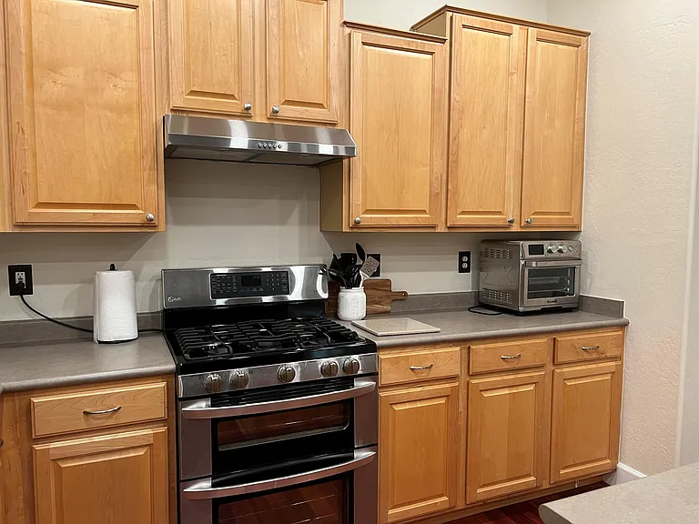 974 E Erie Ct — Photo 8