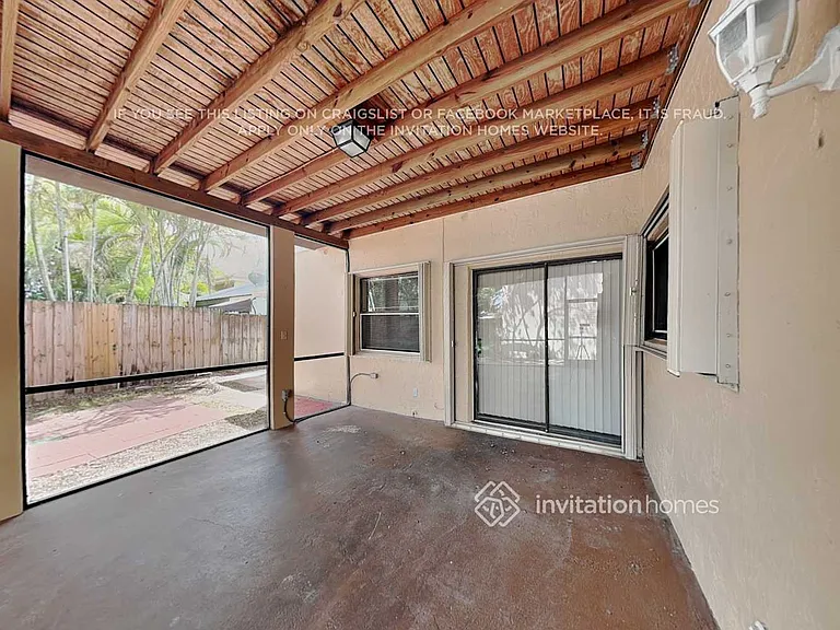 10420 SW 67th St — Photo 22