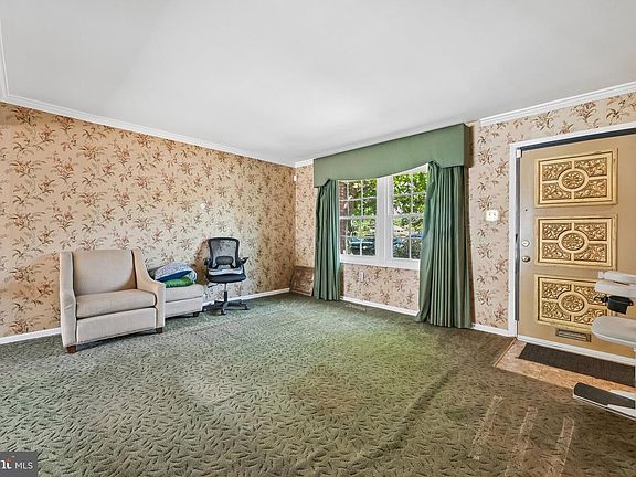 4th image of 24 Rittenhouse Ct