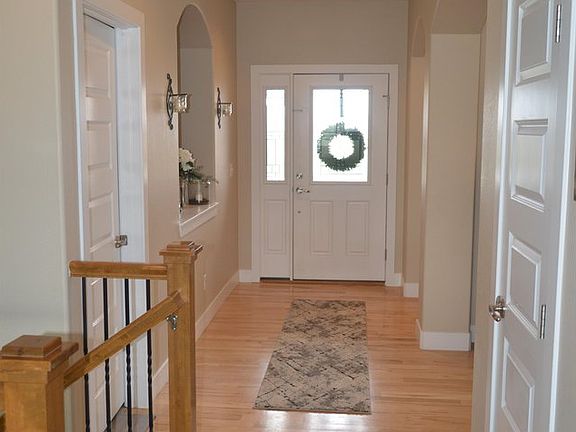 3rd image of 1687 Green River Dr