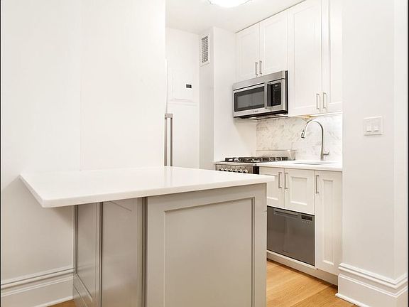 3rd image of 520 E 72nd St APT 3J