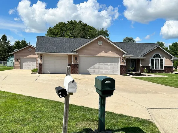 686 NE 58th Ave, Des Moines, IA 50313