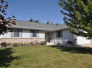 370 Settlement Rd, Hartford, WI 53027