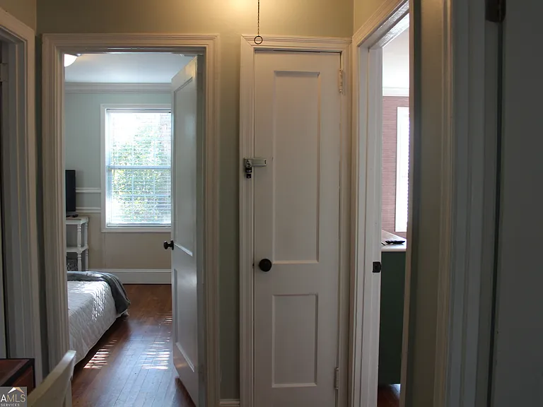 504 Bailey St — Photo 17