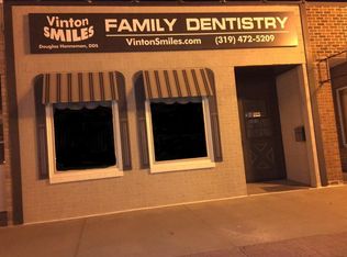 118 E 4th St, Vinton, IA 52349