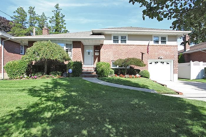 1st image of 318 Dorchester Rd
