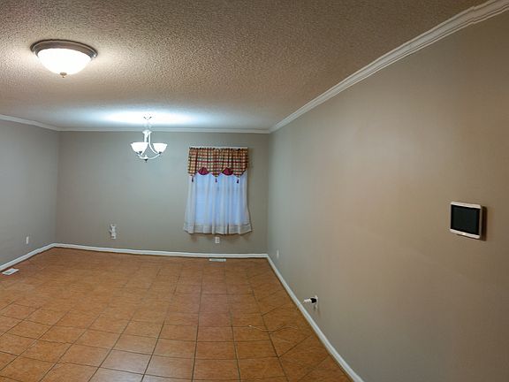 5th image of 404 Miller Ave