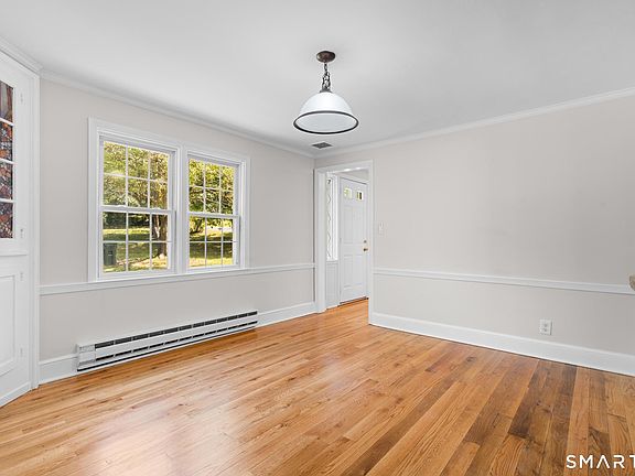 3rd image of 282 Tunxis Road