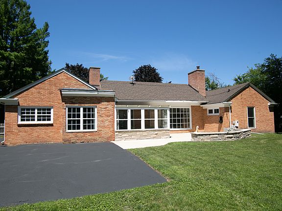 4th image of 1020 W Downer Pl
