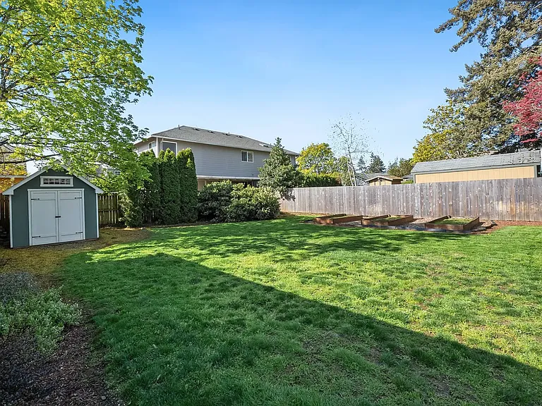 7414 SE Ogden St — Photo 3