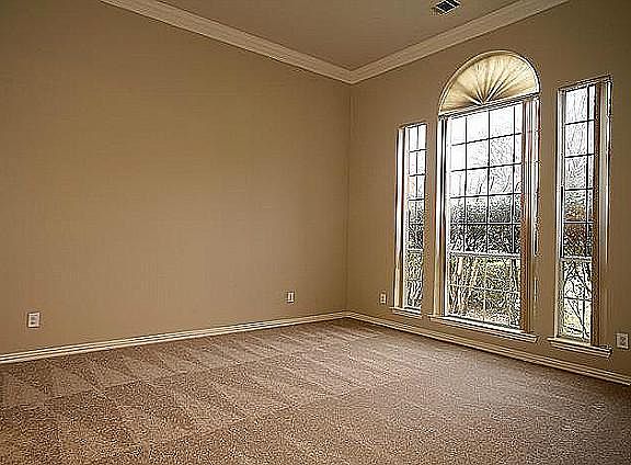 5th image of 2600 Fairbourne Cir