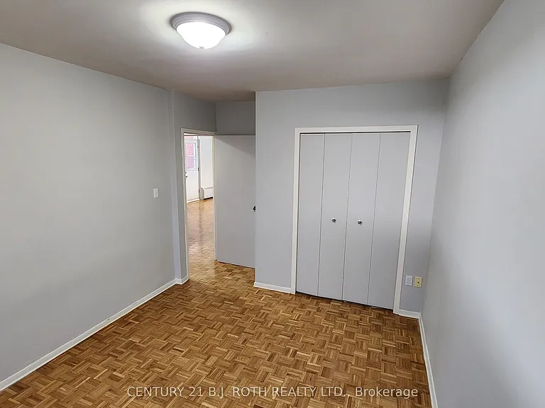 37 Peel St #808 — Photo 12