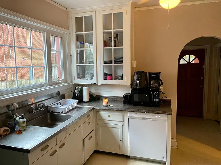 2505 Vanderbilt Ave — Photo 5