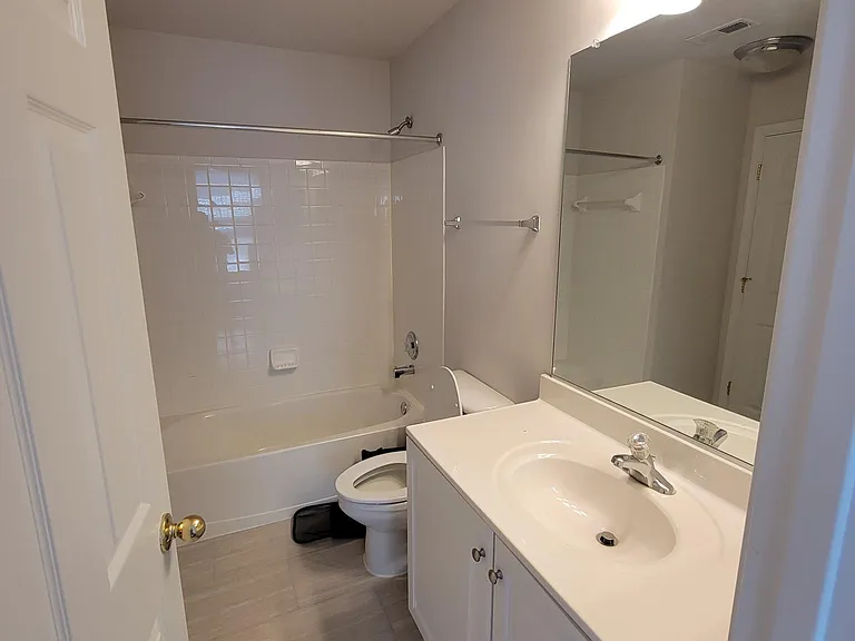 downstairs full bathroom