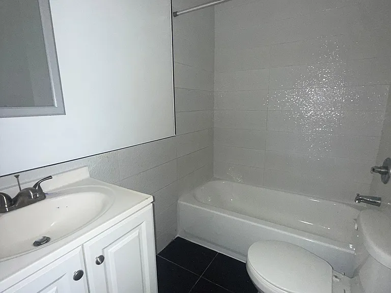 410 N 5th St #104 — Photo 5