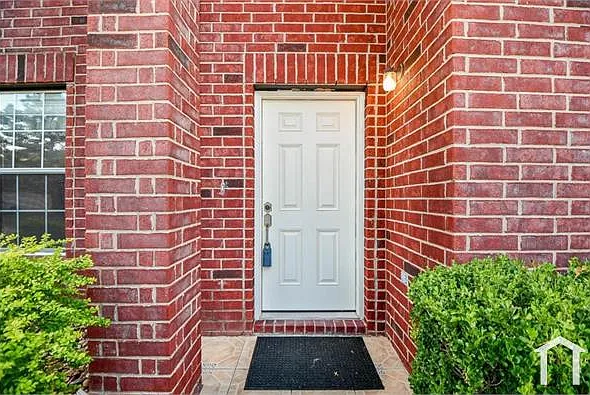 6 bed, 3412 sqft, $4,000 — Photo 4