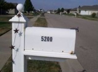 5200 Bunting Rd, Springfield, IL 62711