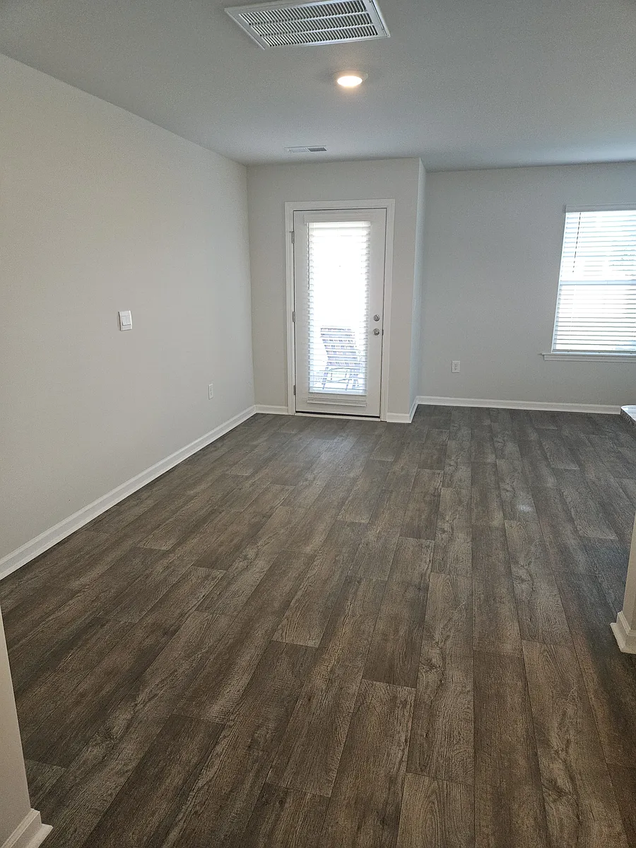 Building Photo - 4215 High Glen Dr