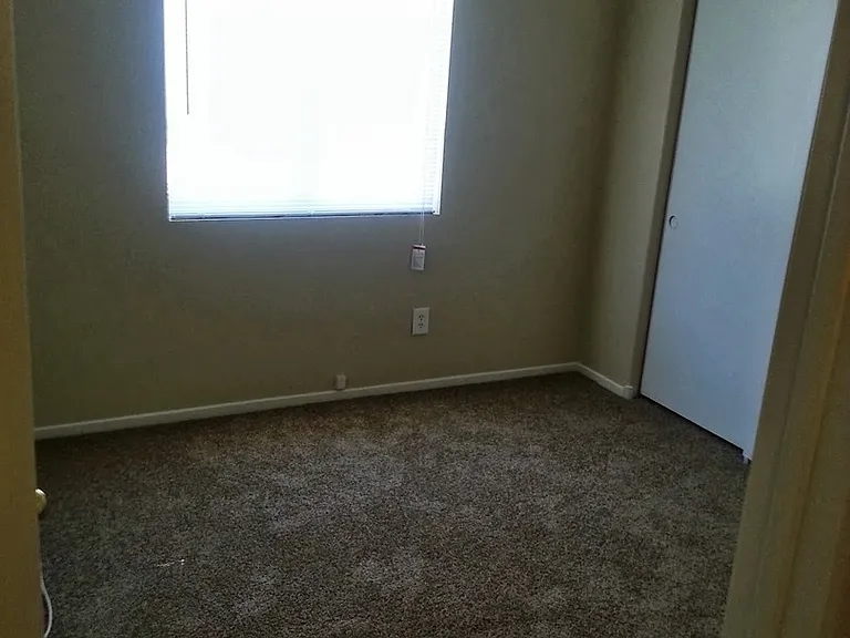 1860 Crystal Gem St — Photo 6
