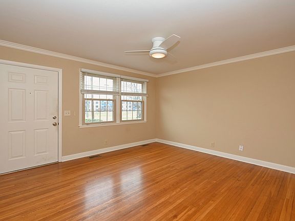 3rd image of 1005 Sevier St