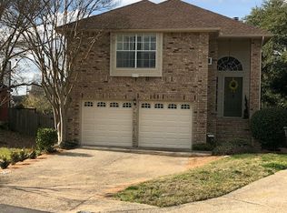 1111 Summit Hl, San Antonio, TX 78258