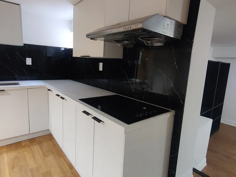 56 Snowball Cres #BASEMENT — Photo 6