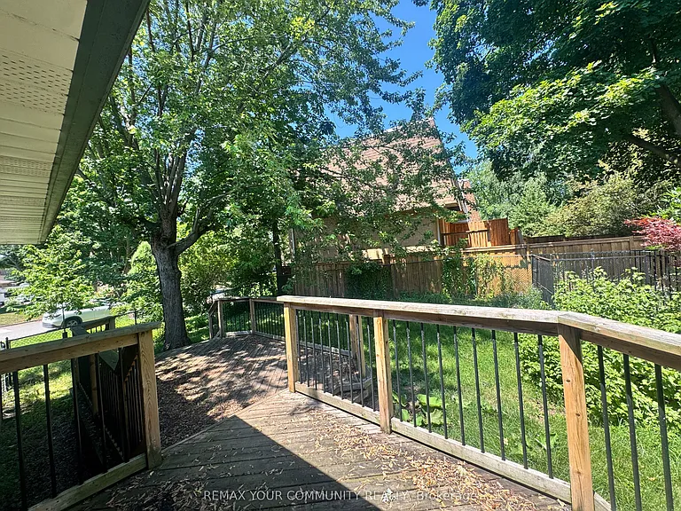 2063 Waters Edge Dr — Photo 20
