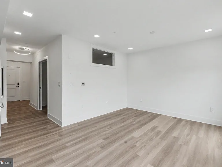 701 N Henry St #306 — Photo 36
