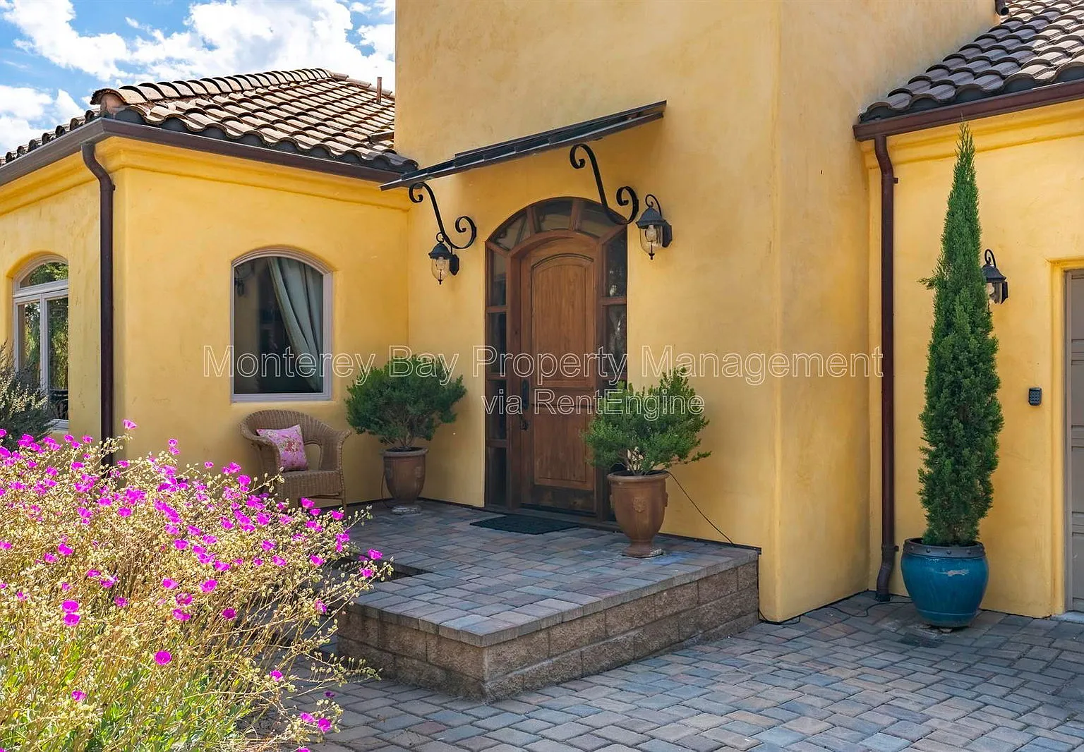 3 bed, 3.0 bath, 2432 sqft, $6,200 — Photo 3