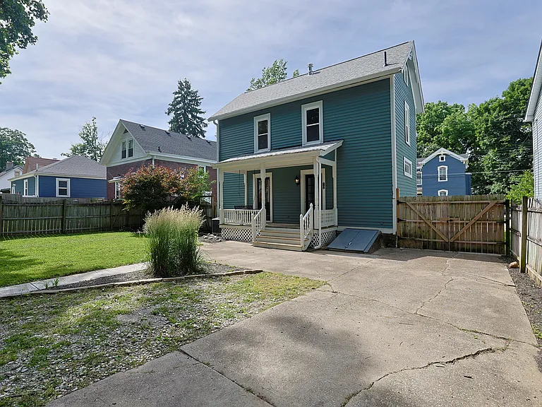 6118 Prentice St — Photo 6