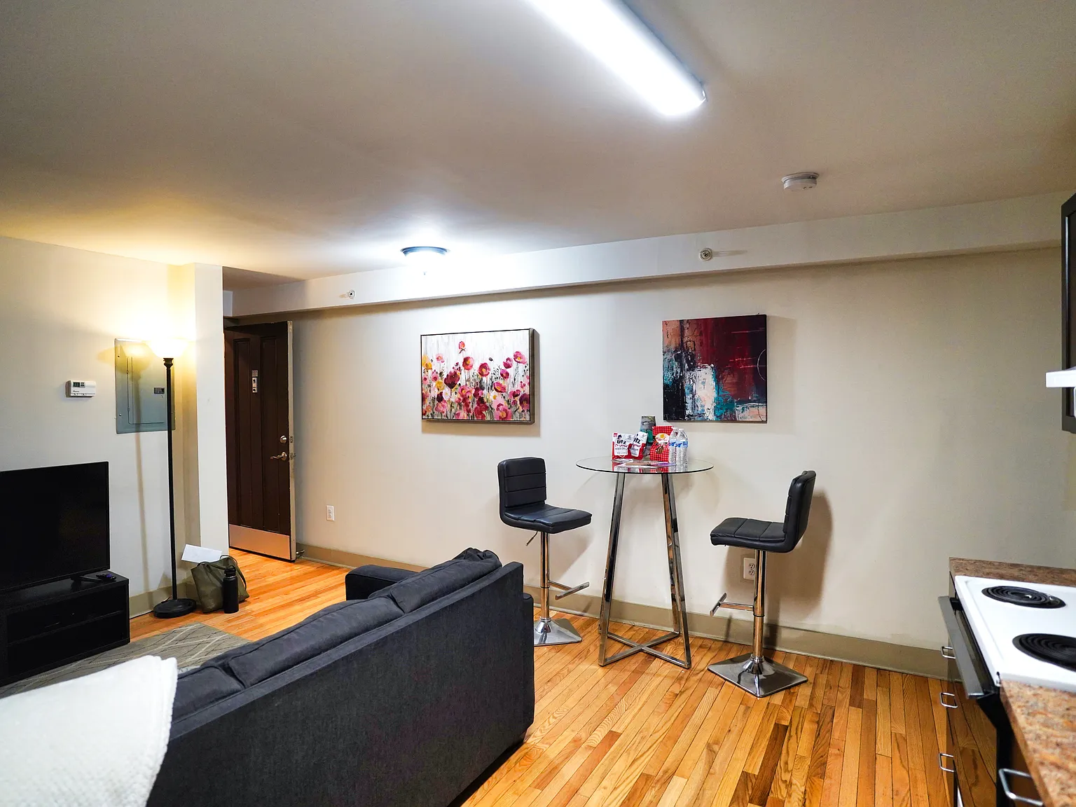 1 bed, 650 sqft, $1,320 — Photo 2