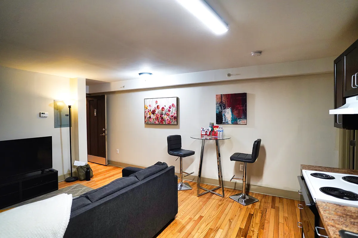 Building Photo - 513 Park Ave #1