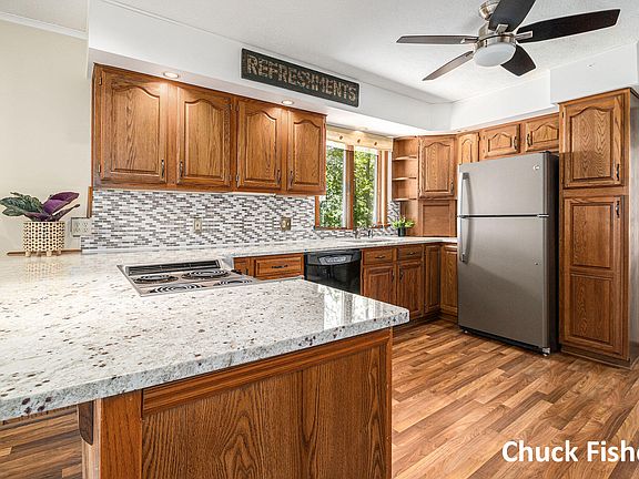 5th image of 3871 E Shore Dr