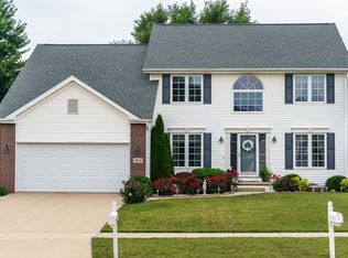 1002 Chesterfield Rd NE, Cedar Rapids, IA 52402