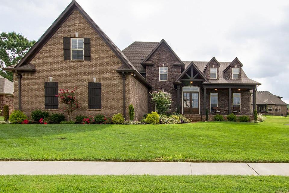 1st image of 221 Carellton Dr