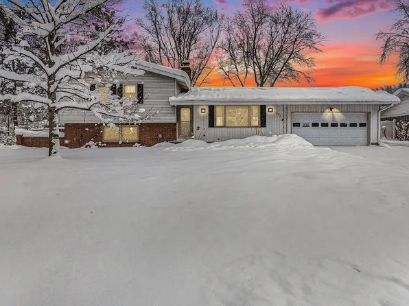 752 Westview Ave NW, Grand Rapids, MI 49504