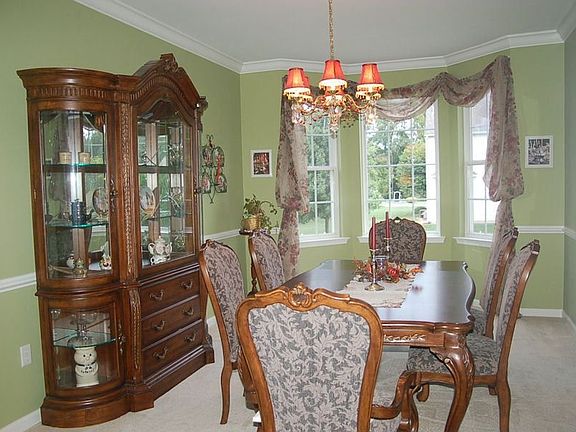 3rd image of 1201 Stonegates Turn