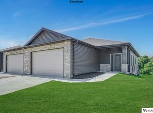 7000 Claystone Dr, Lincoln, NE 68521