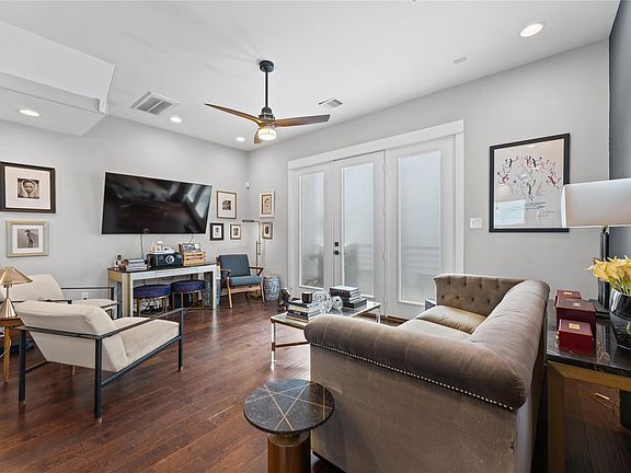2nd image of 615 Bayou St