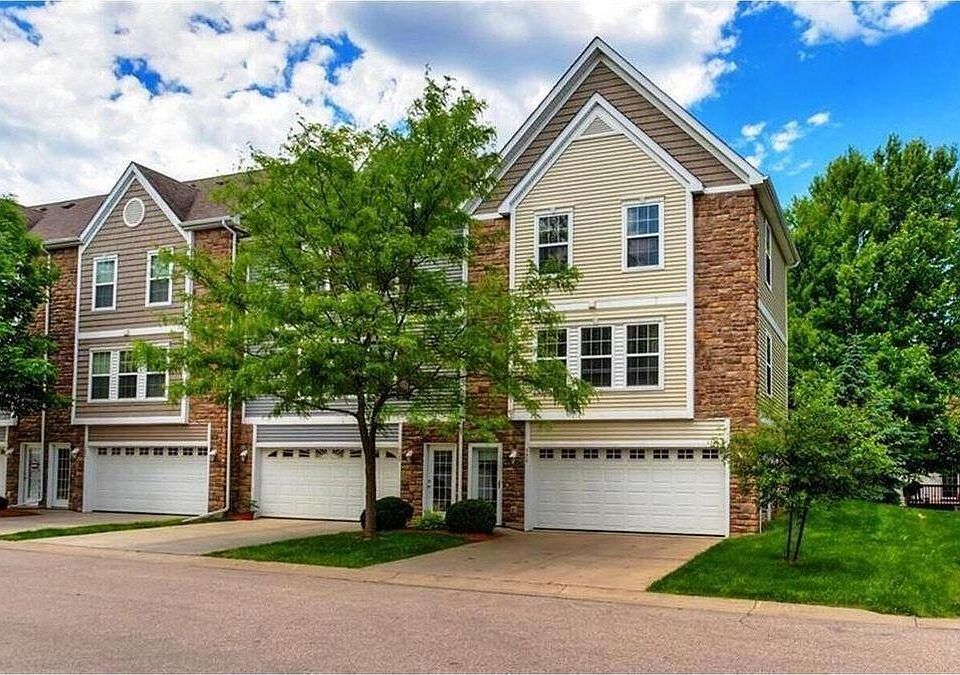 1st image of 308 NE Olivewood