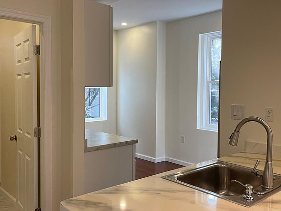 2nd image of 939 S Saint Bernard St Floor 2