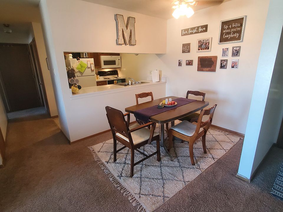 2nd image of 1014 Hancock Dr #32