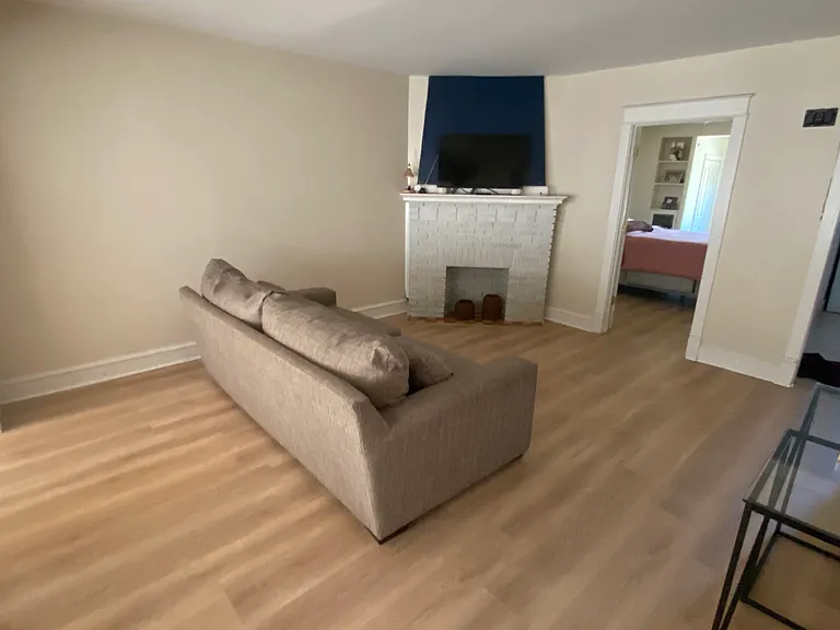 1209 Bridge St #1 — Photo 3