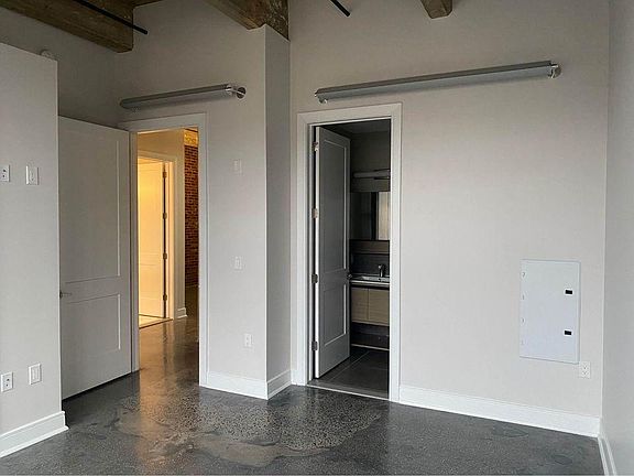 4th image of 225 McWhorter St Unit 211