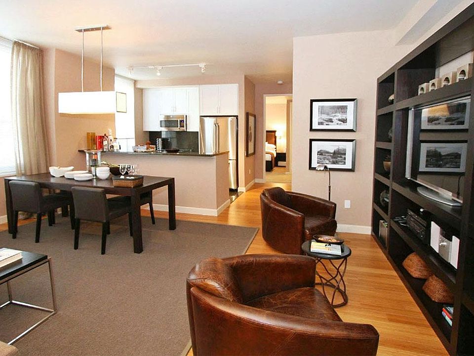 1st image of 320 W 38th St APT 2005
