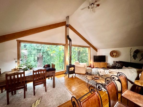 (undisclosed Address)