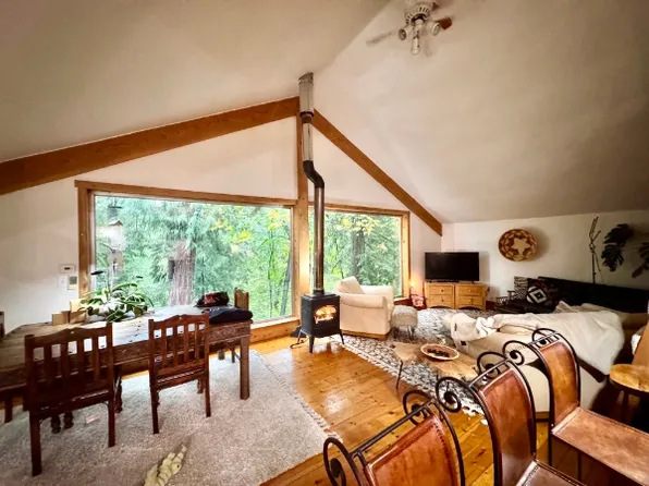 7834 NE Lovgreen Rd W, Bainbridge Island, WA 98110