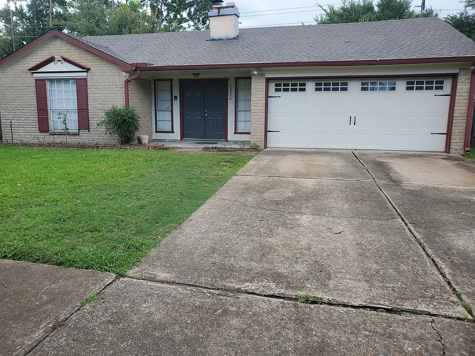 16226 Royal Mile Ln