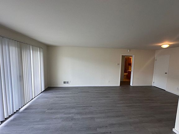 4th image of 10 Crestline Dr #146R
